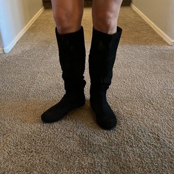 JustFab Slouchy Suede Boots- size 9! - Picture 2 of 4